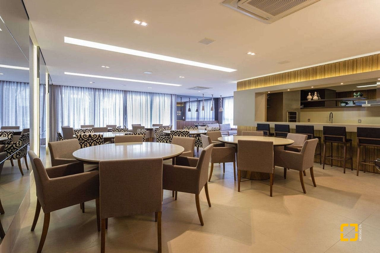 Apartamento com 143m², 3 quartos (sendo 3 suítes), 3 garagens, no bairro Campinas em São José