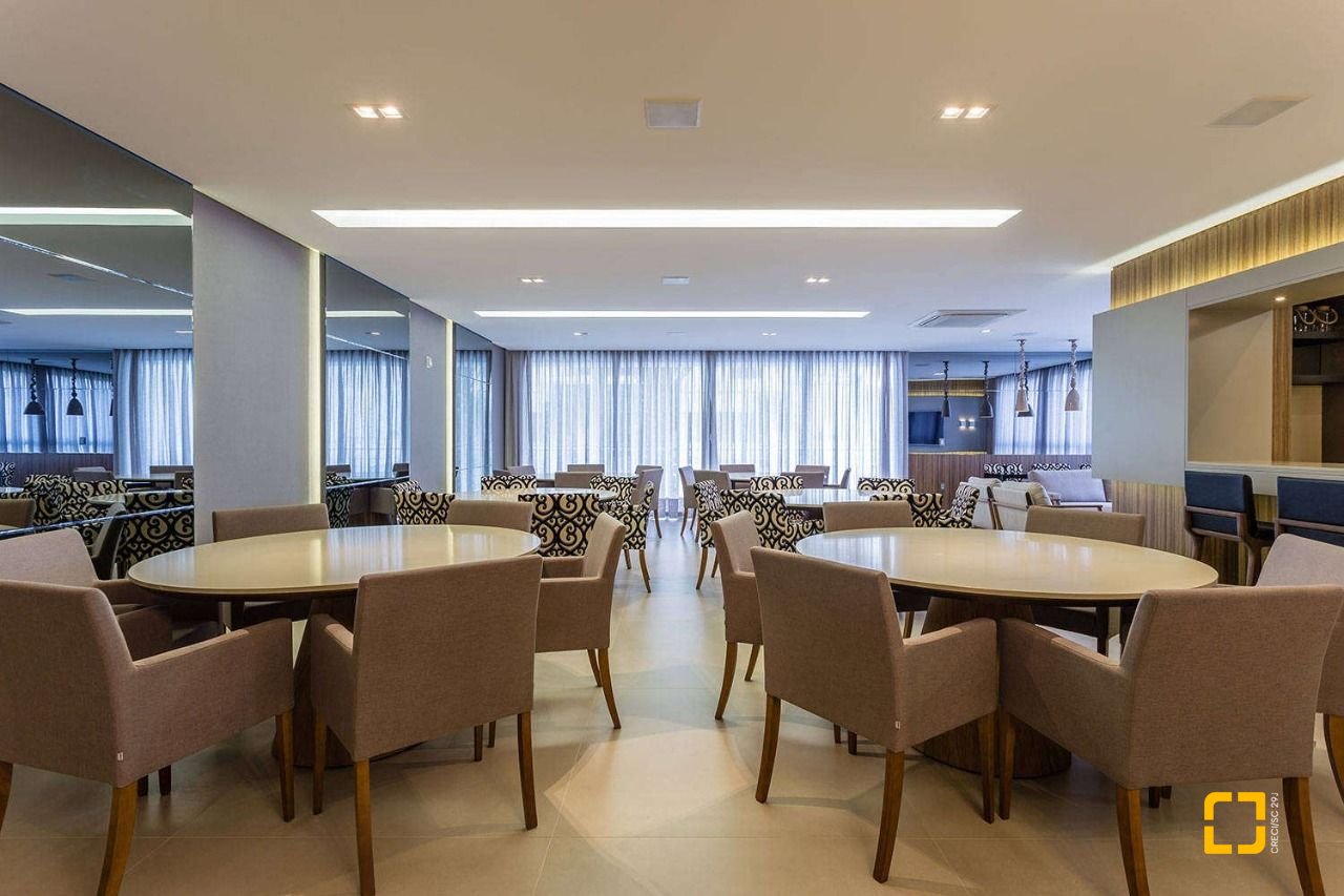 Apartamento com 143m², 3 quartos (sendo 3 suítes), 3 garagens, no bairro Campinas em São José