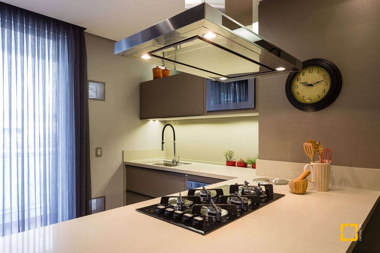 Apartamento com 143m², 3 quartos (sendo 3 suítes), 3 garagens, no bairro Campinas em São José