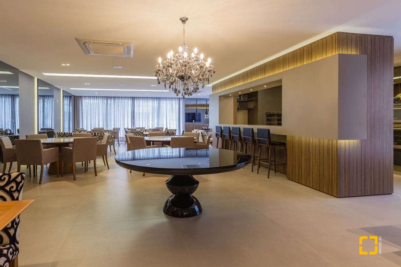 Apartamento com 143m², 3 quartos (sendo 3 suítes), 3 garagens, no bairro Campinas em São José