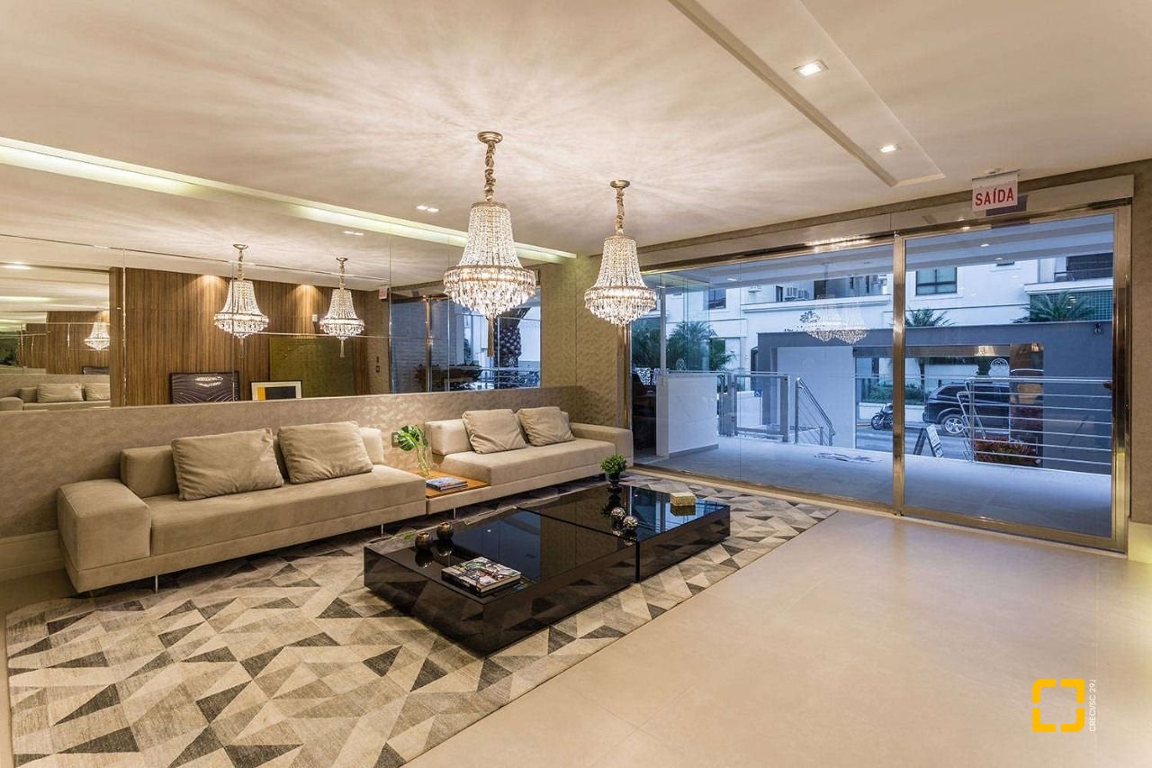 Apartamento com 143m², 3 quartos (sendo 3 suítes), 3 garagens, no bairro Campinas em São José