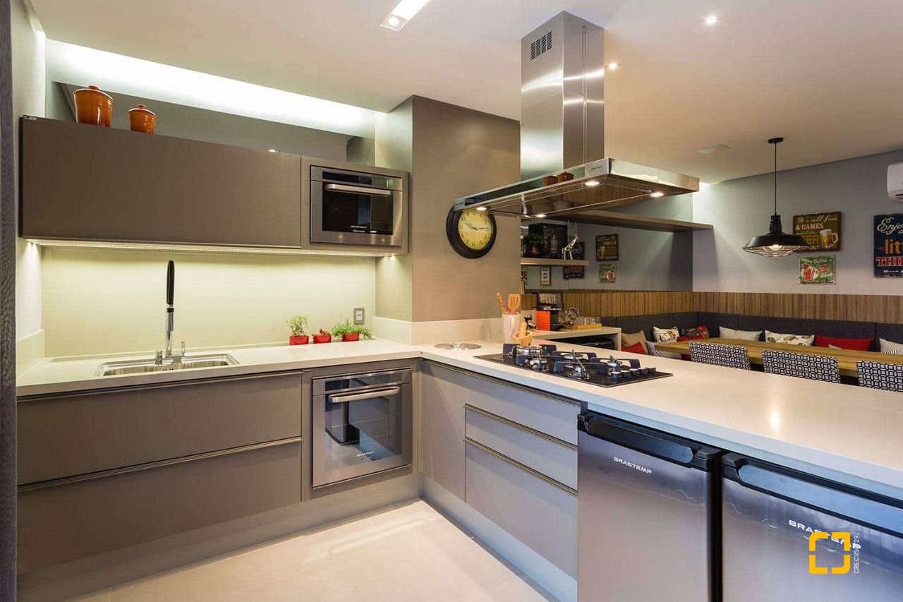 Apartamento com 143m², 3 quartos (sendo 3 suítes), 3 garagens, no bairro Campinas em São José