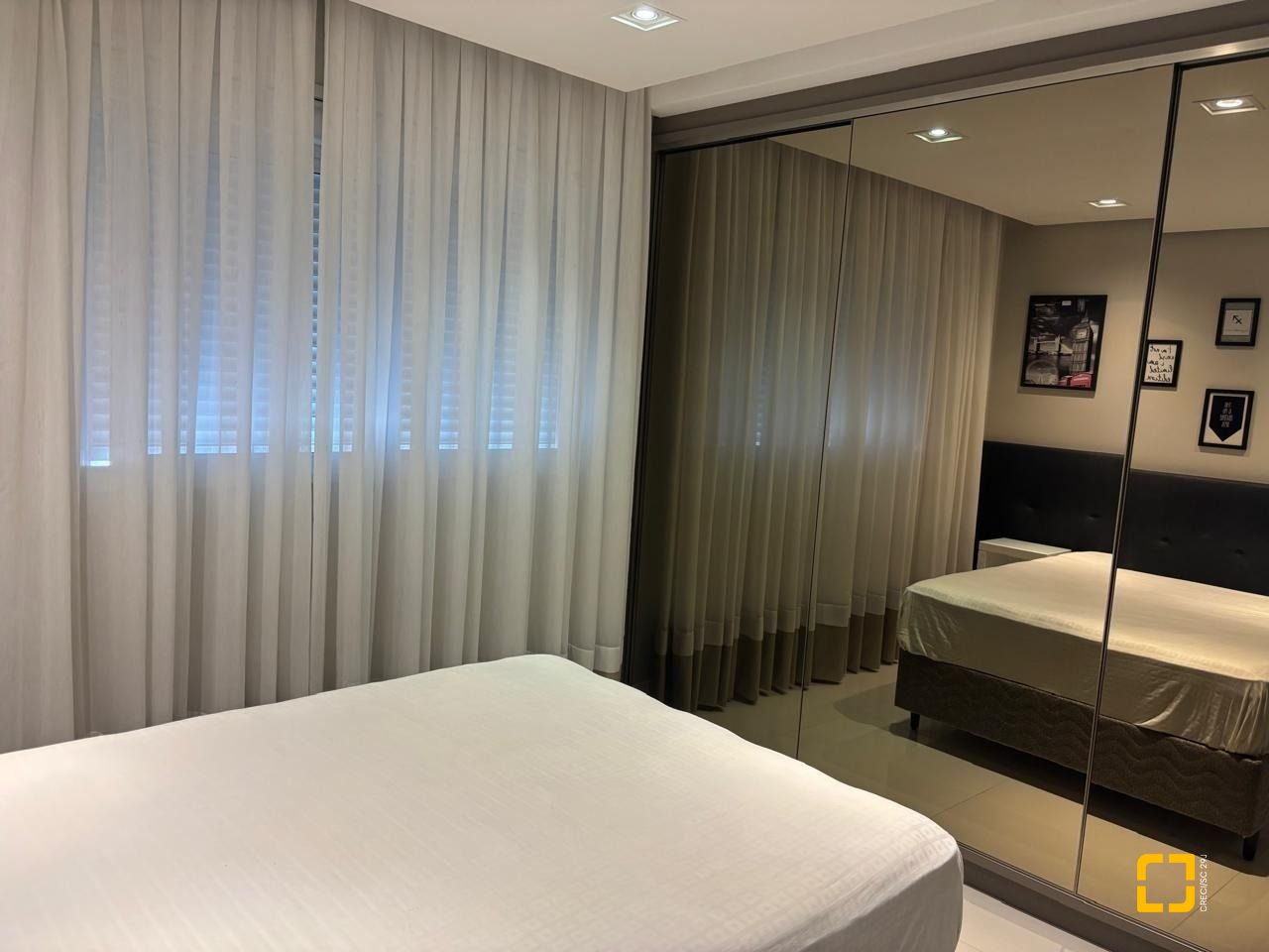 Apartamento com 143m², 3 quartos (sendo 3 suítes), 3 garagens, no bairro Campinas em São José