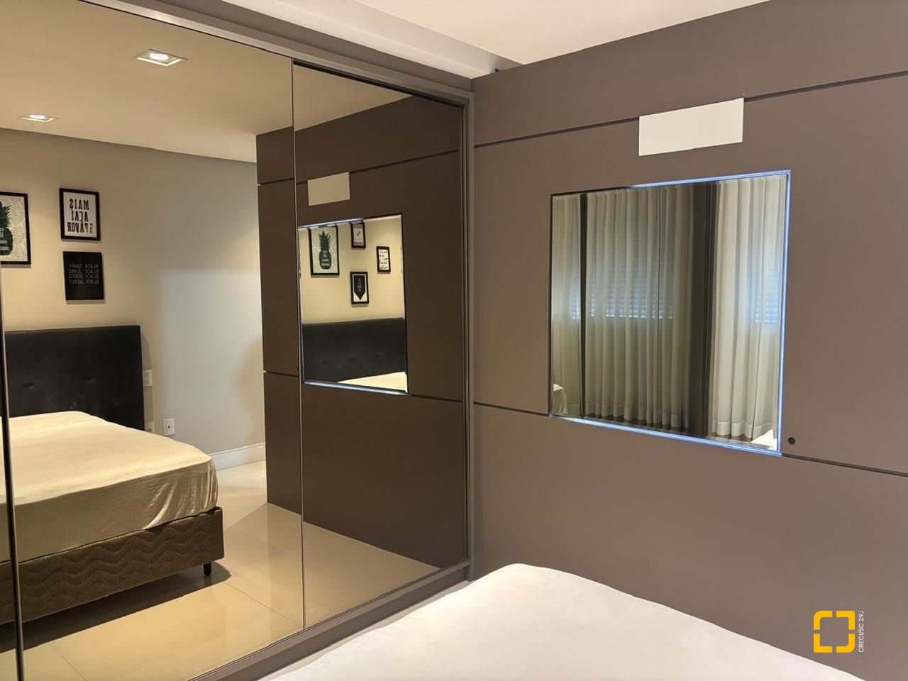 Apartamento com 143m², 3 quartos (sendo 3 suítes), 3 garagens, no bairro Campinas em São José