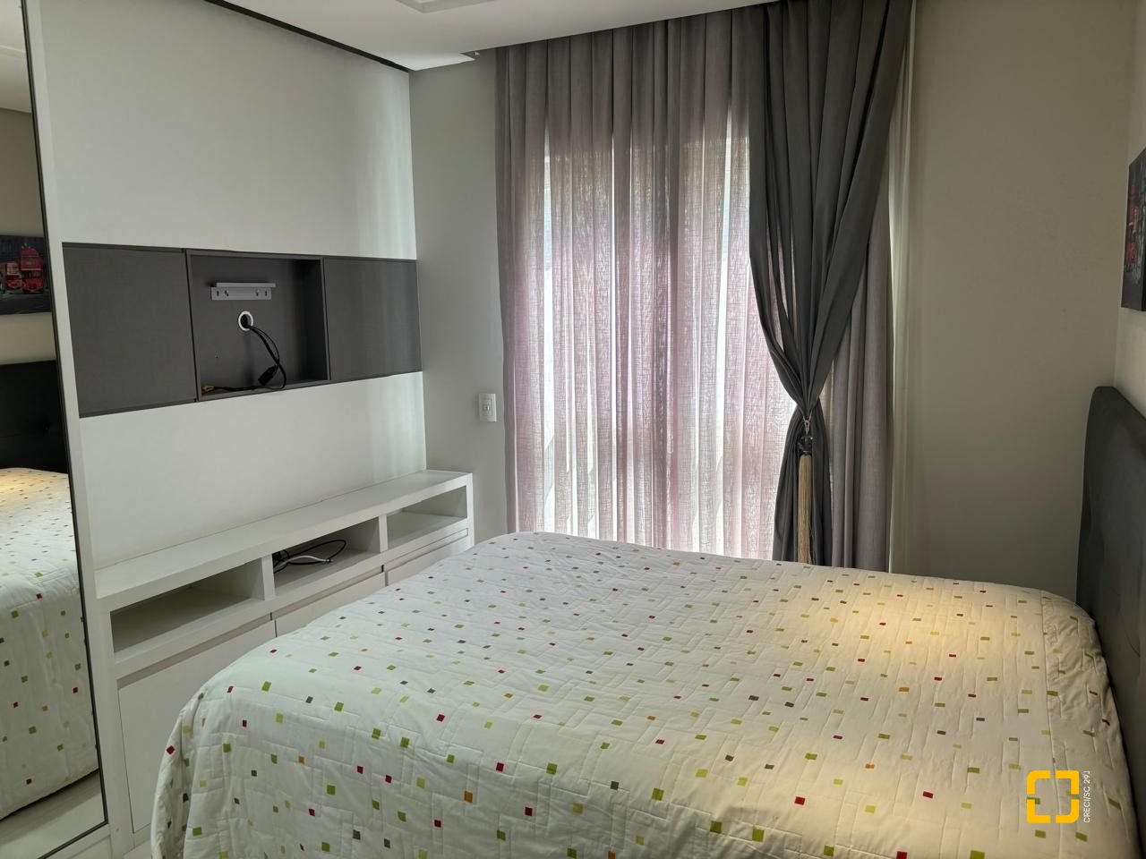 Apartamento com 143m², 3 quartos (sendo 3 suítes), 3 garagens, no bairro Campinas em São José