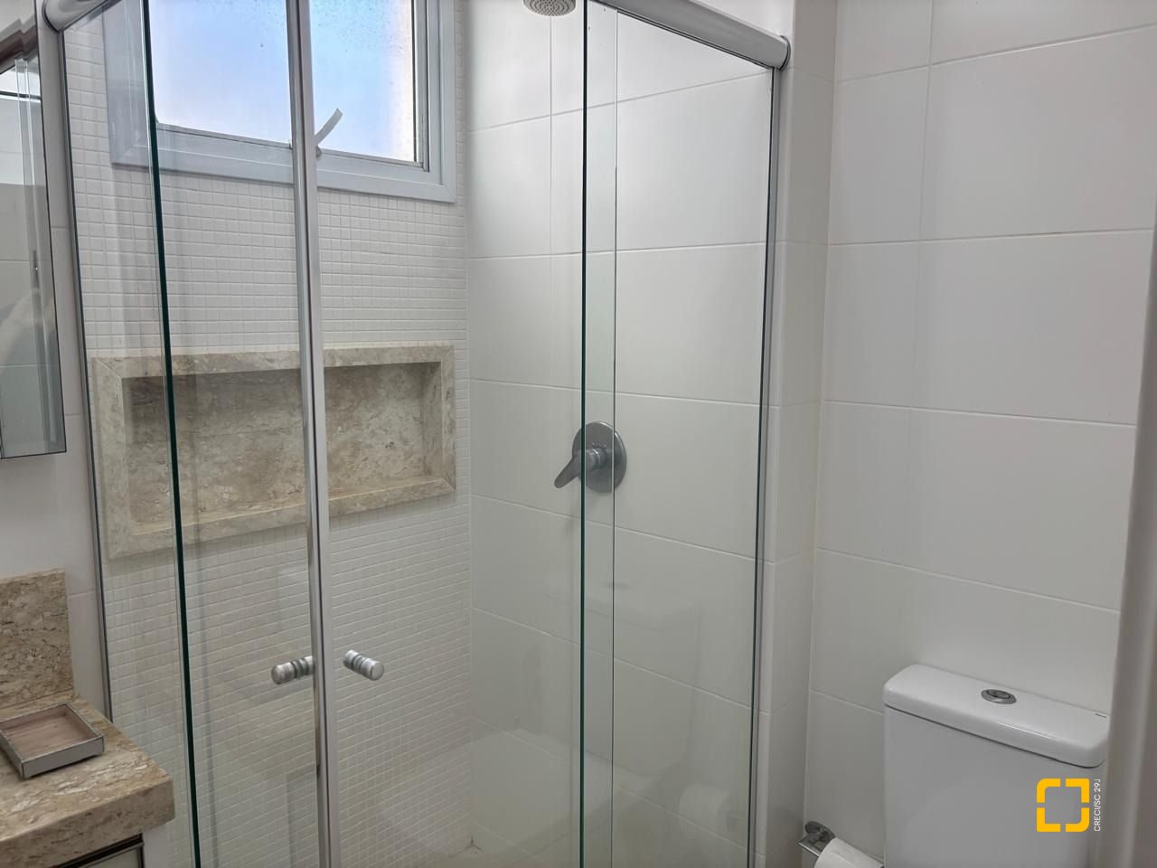 Apartamento com 143m², 3 quartos (sendo 3 suítes), 3 garagens, no bairro Campinas em São José