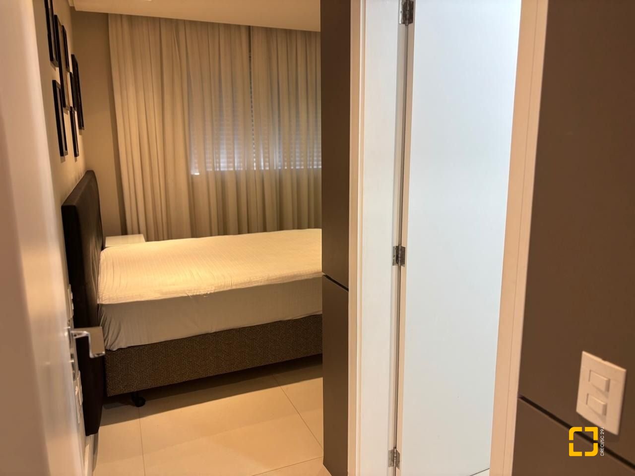 Apartamento com 143m², 3 quartos (sendo 3 suítes), 3 garagens, no bairro Campinas em São José