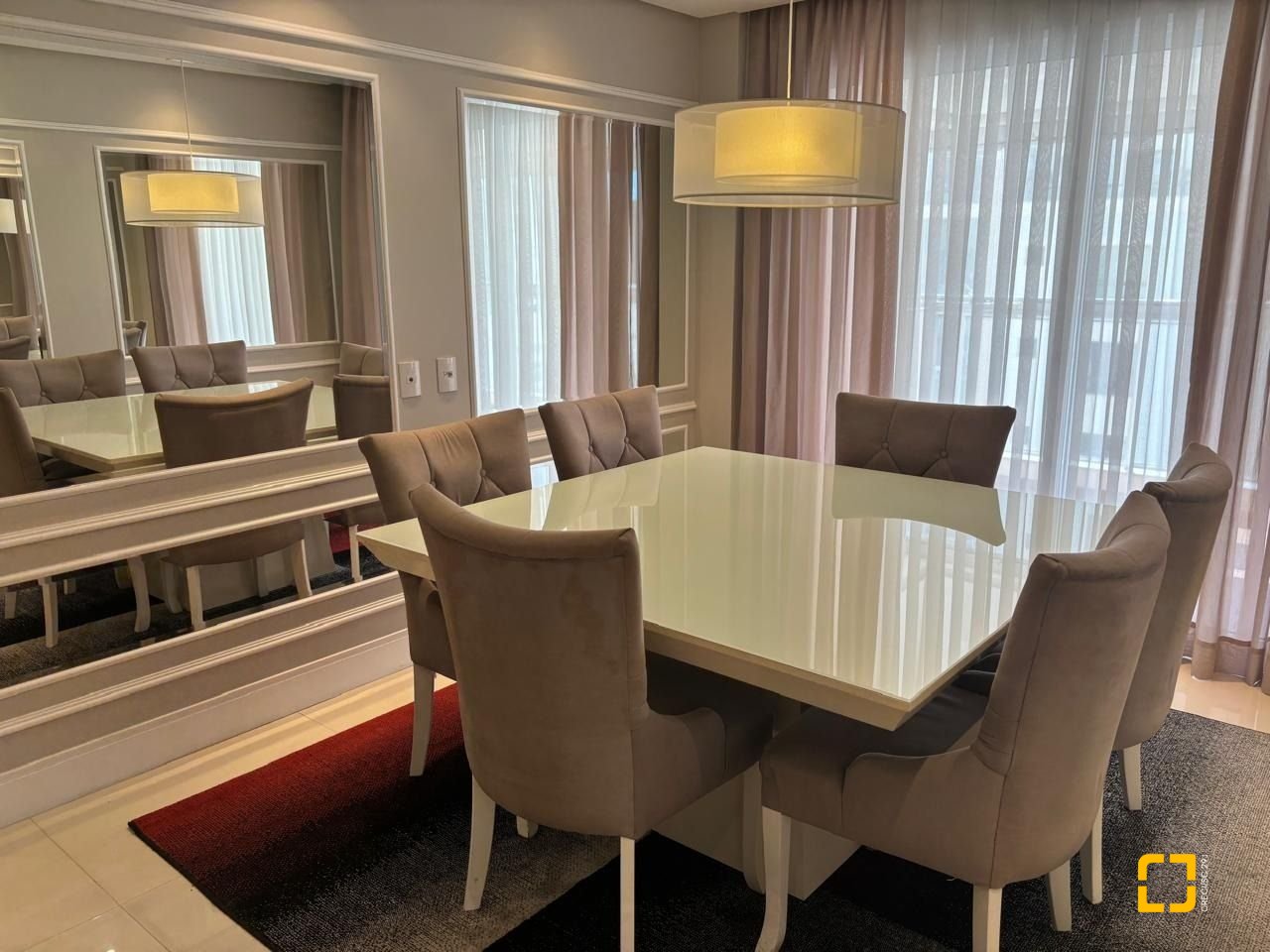 Apartamento com 143m², 3 quartos (sendo 3 suítes), 3 garagens, no bairro Campinas em São José