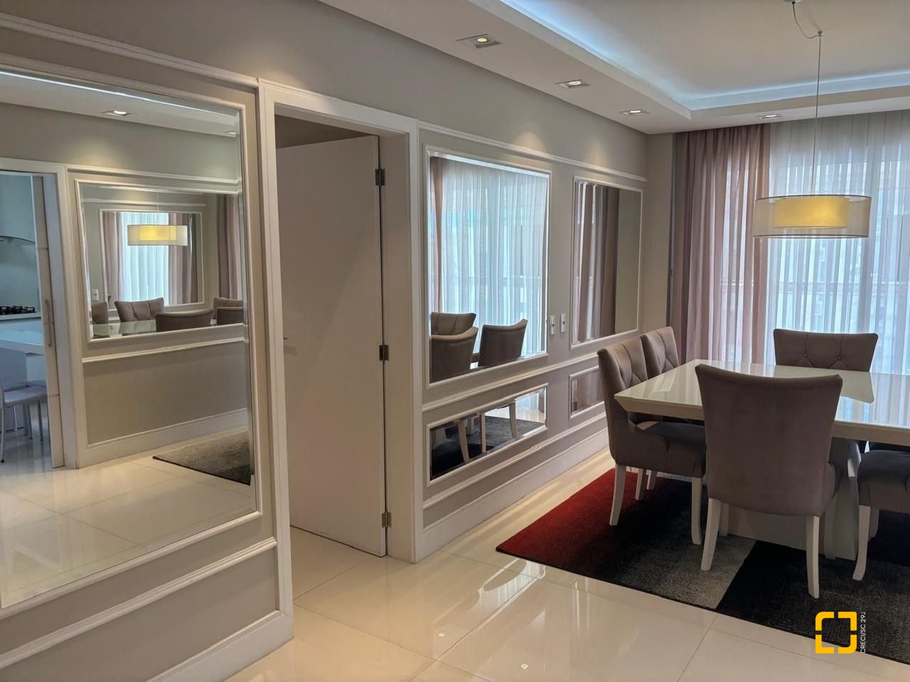 Apartamento com 143m², 3 quartos (sendo 3 suítes), 3 garagens, no bairro Campinas em São José