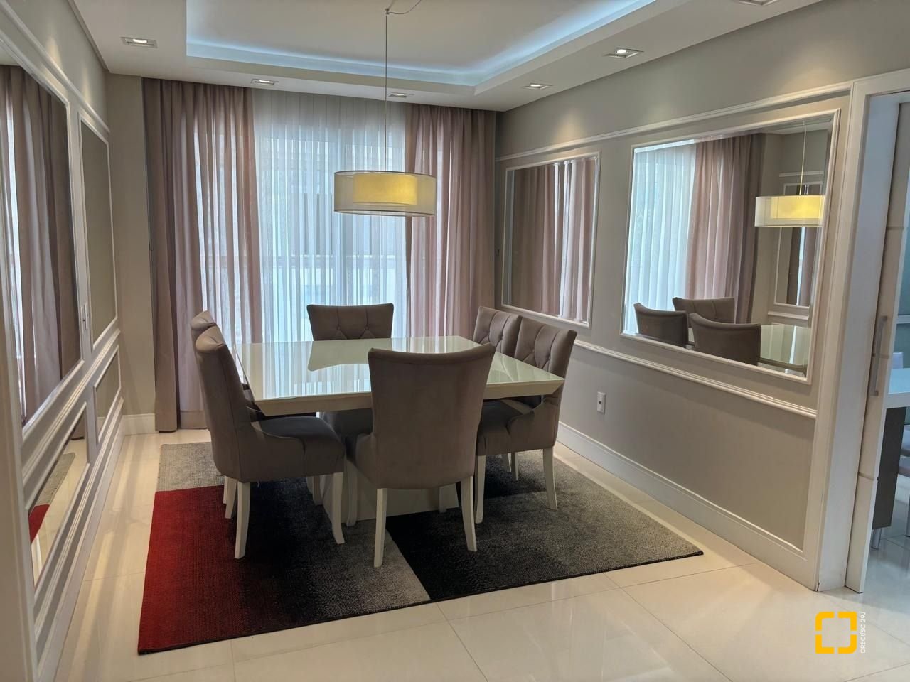 Apartamento com 143m², 3 quartos (sendo 3 suítes), 3 garagens, no bairro Campinas em São José