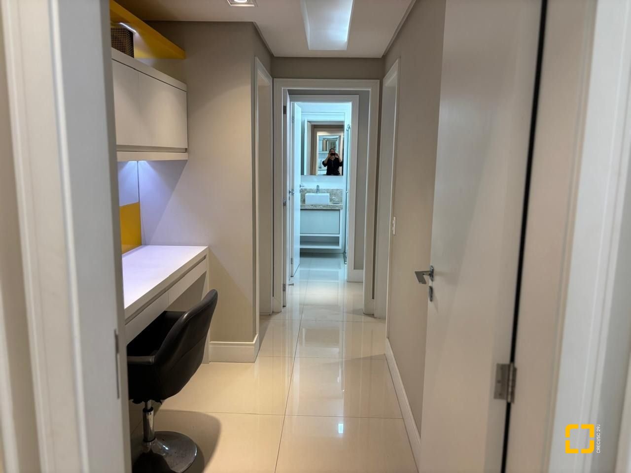 Apartamento com 143m², 3 quartos (sendo 3 suítes), 3 garagens, no bairro Campinas em São José