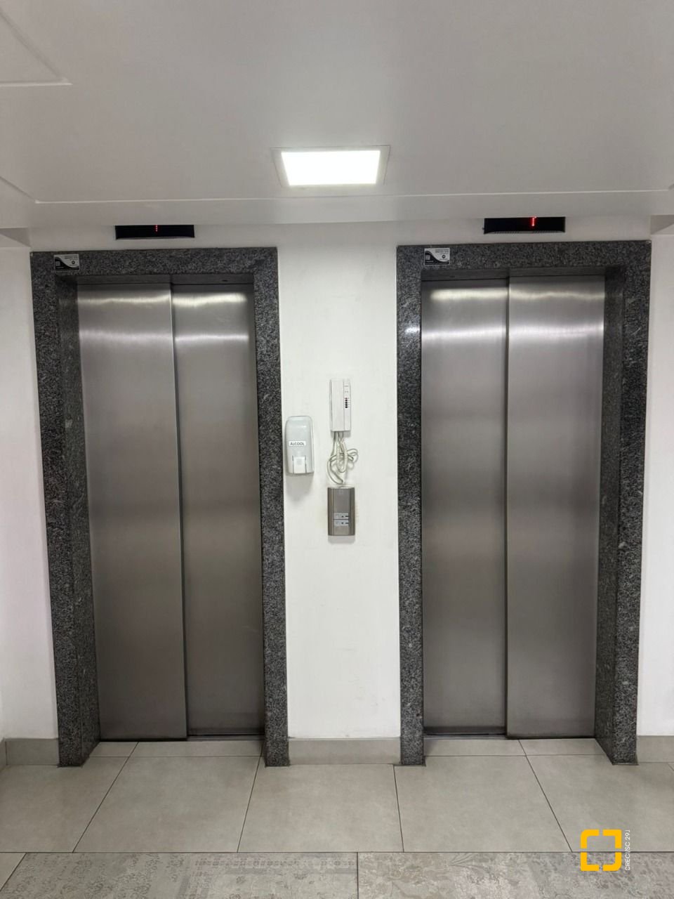 Sala com 31m², no bairro Centro em Florianópolis
