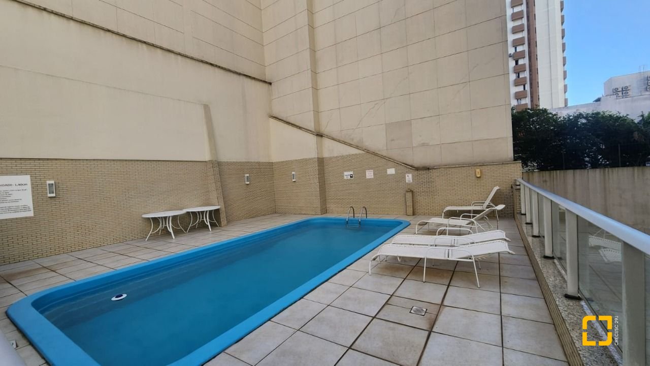 Apartamento com 170m², 4 quartos (sendo 1 suíte), 2 garagens, no bairro Centro em Florianópolis