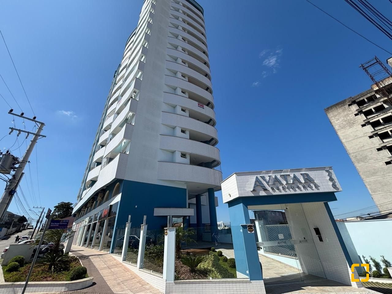 Apartamento com 92m², 2 quartos (sendo 1 suíte), 2 garagens, no bairro Barreiros em São José