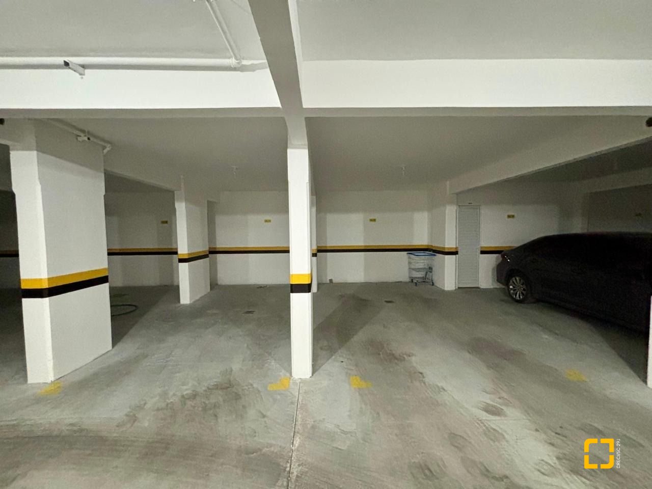 Apartamento com 92m², 2 quartos (sendo 1 suíte), 2 garagens, no bairro Barreiros em São José