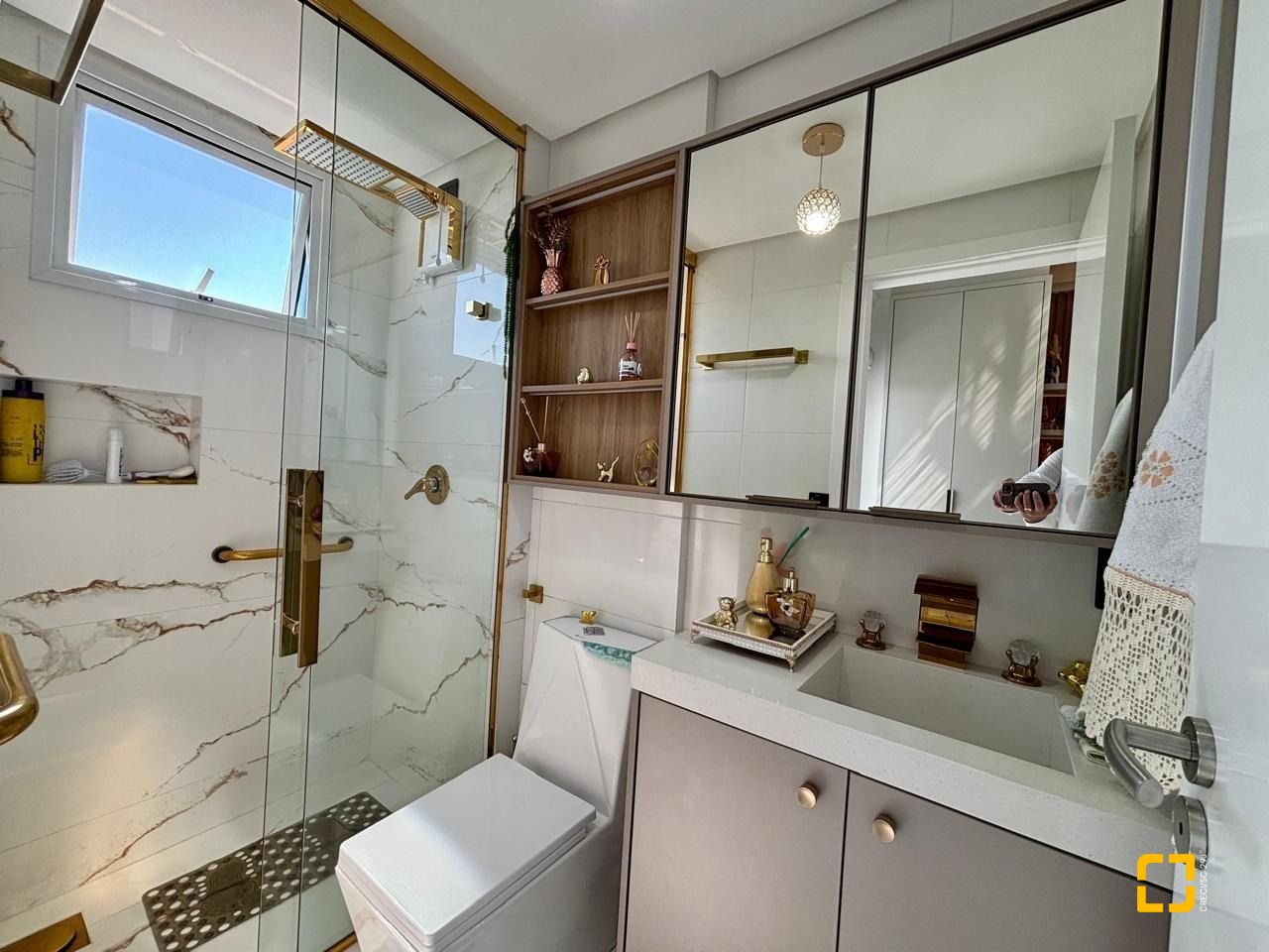 Apartamento com 92m², 2 quartos (sendo 1 suíte), 2 garagens, no bairro Barreiros em São José