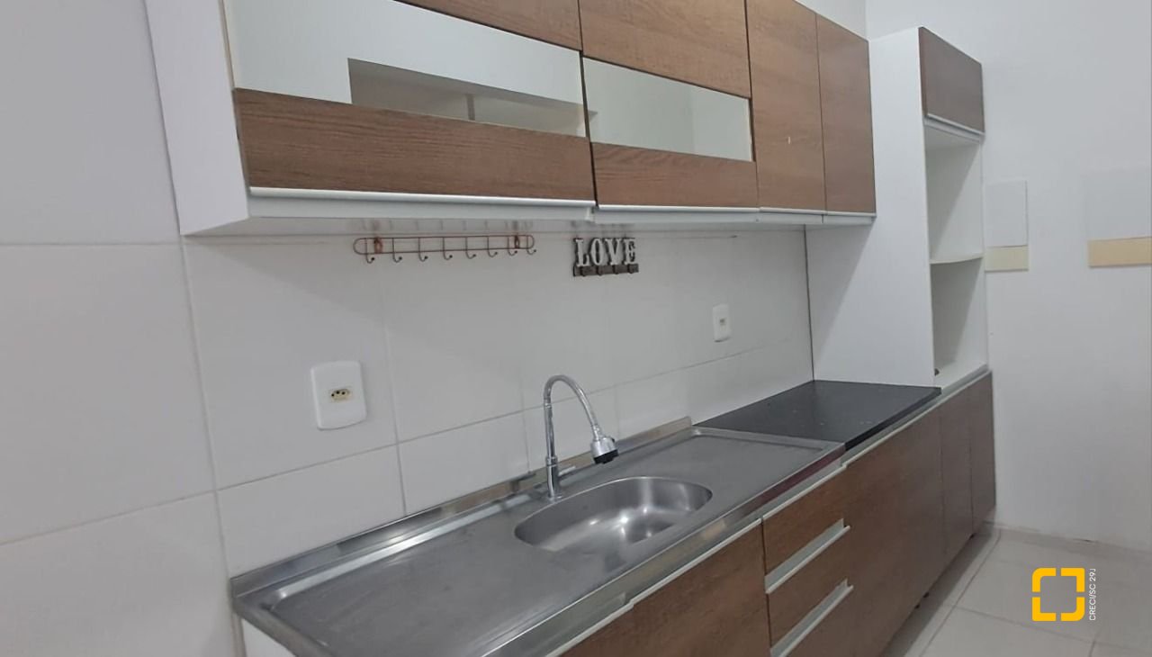 Apartamento com 67m², 3 quartos (sendo 1 suíte), 1 garagem, no bairro Canasvieiras em Florianópolis