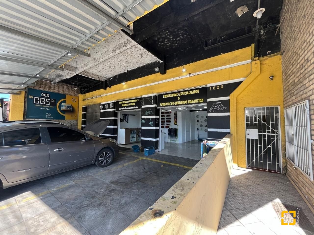 Prédio com 326m², 4 garagens, no bairro Pantanal em Florianópolis