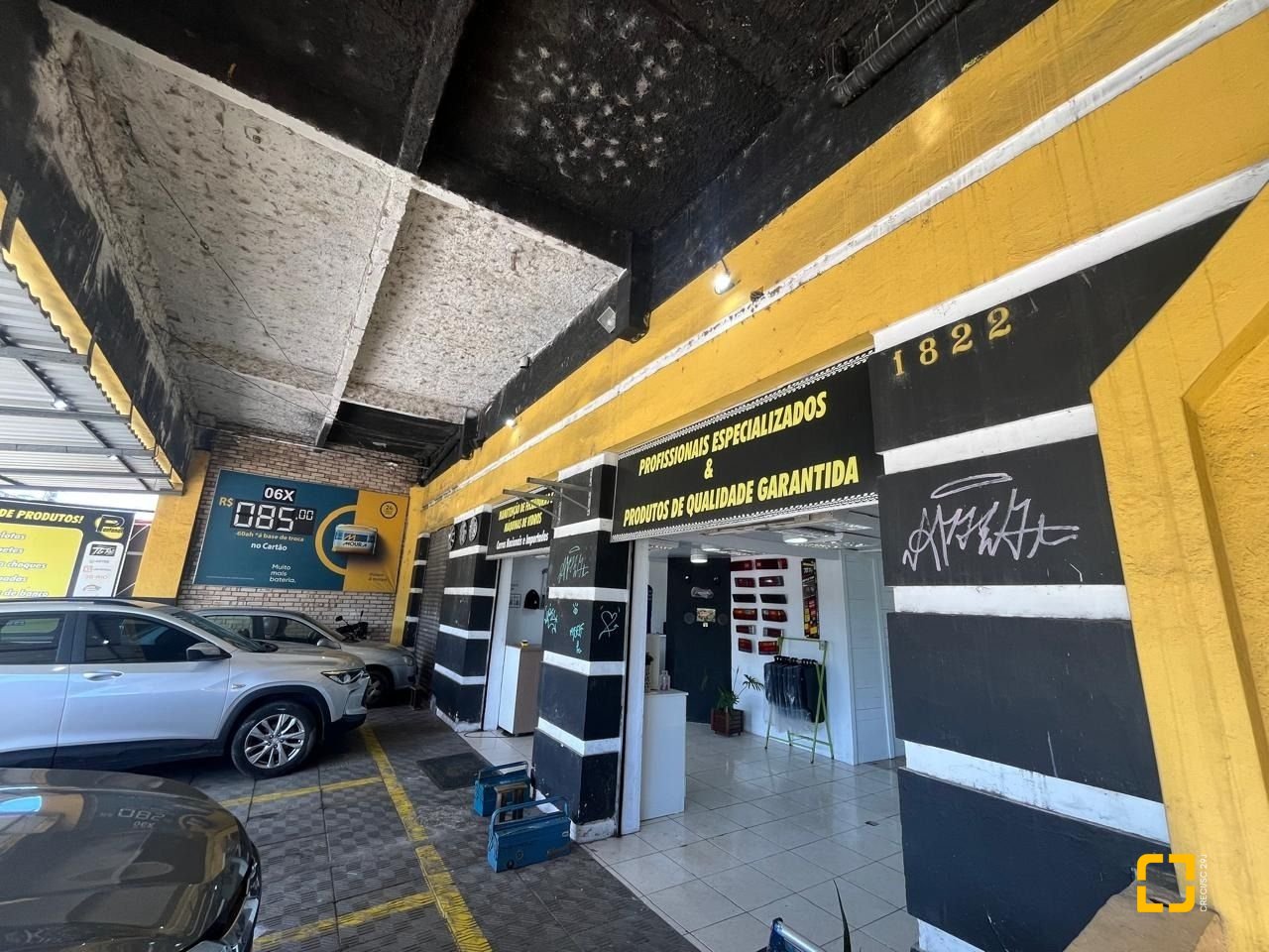 Prédio com 326m², 4 garagens, no bairro Pantanal em Florianópolis