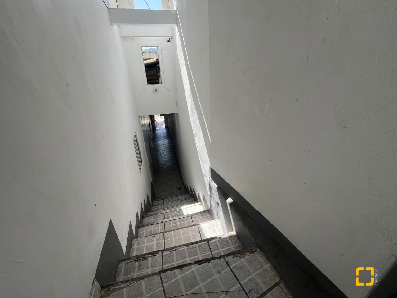 Prédio com 326m², 4 garagens, no bairro Pantanal em Florianópolis