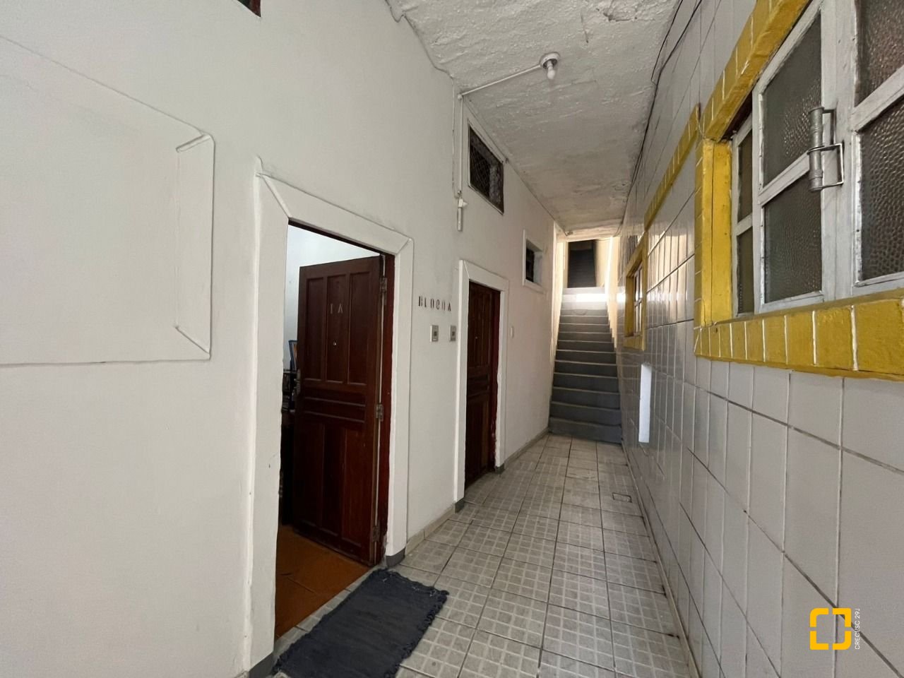 Prédio com 326m², 4 garagens, no bairro Pantanal em Florianópolis