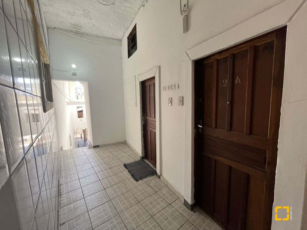 Prédio com 326m², 4 garagens, no bairro Pantanal em Florianópolis