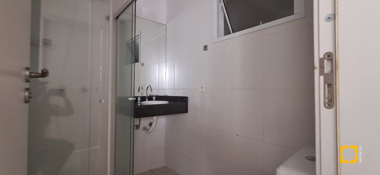 Apartamento com 67m², 3 quartos (sendo 1 suíte), 1 garagem, no bairro Canasvieiras em Florianópolis