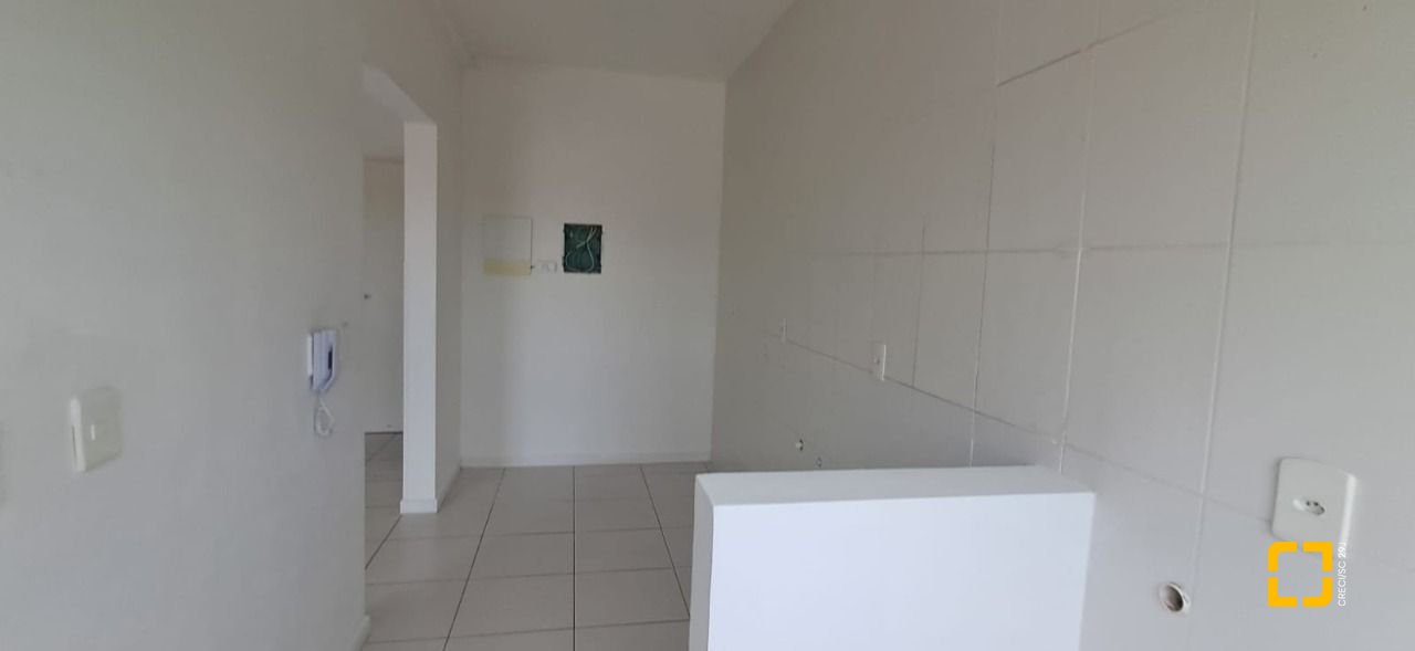 Apartamento com 67m², 3 quartos (sendo 1 suíte), 1 garagem, no bairro Canasvieiras em Florianópolis