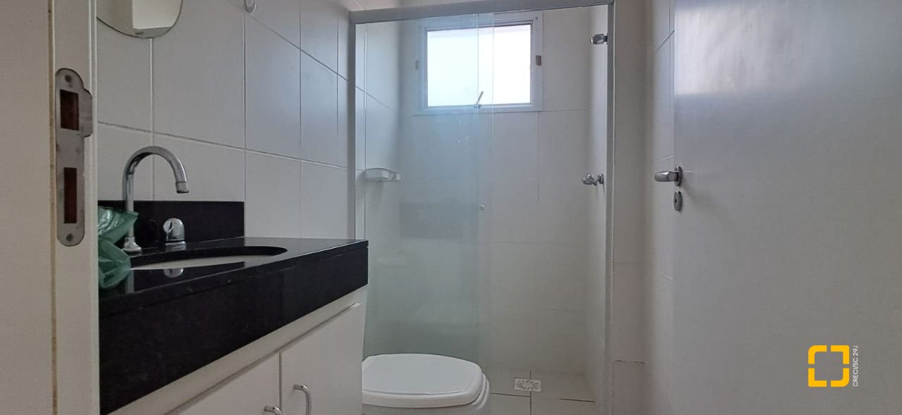 Apartamento com 67m², 3 quartos (sendo 1 suíte), 1 garagem, no bairro Canasvieiras em Florianópolis