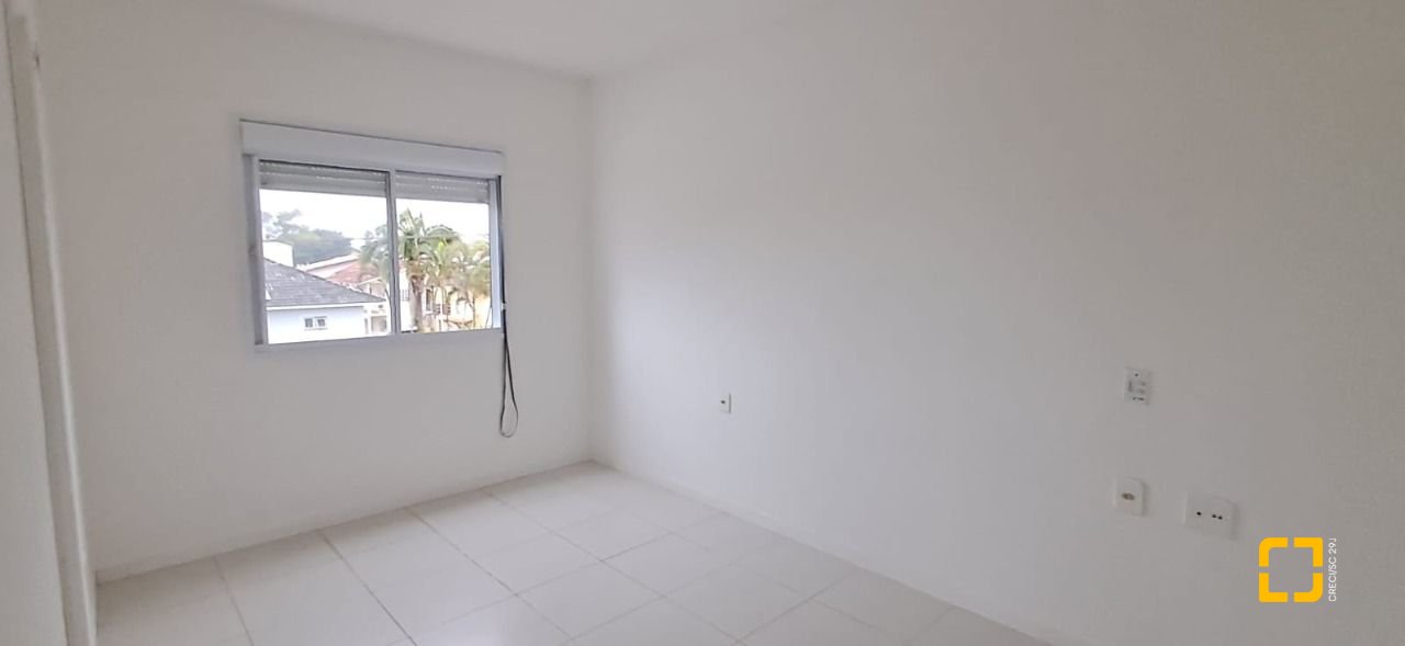 Apartamento com 67m², 3 quartos (sendo 1 suíte), 1 garagem, no bairro Canasvieiras em Florianópolis
