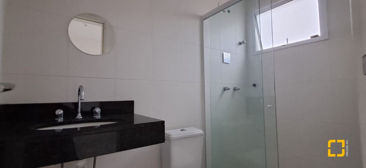 Apartamento com 67m², 3 quartos (sendo 1 suíte), 1 garagem, no bairro Canasvieiras em Florianópolis