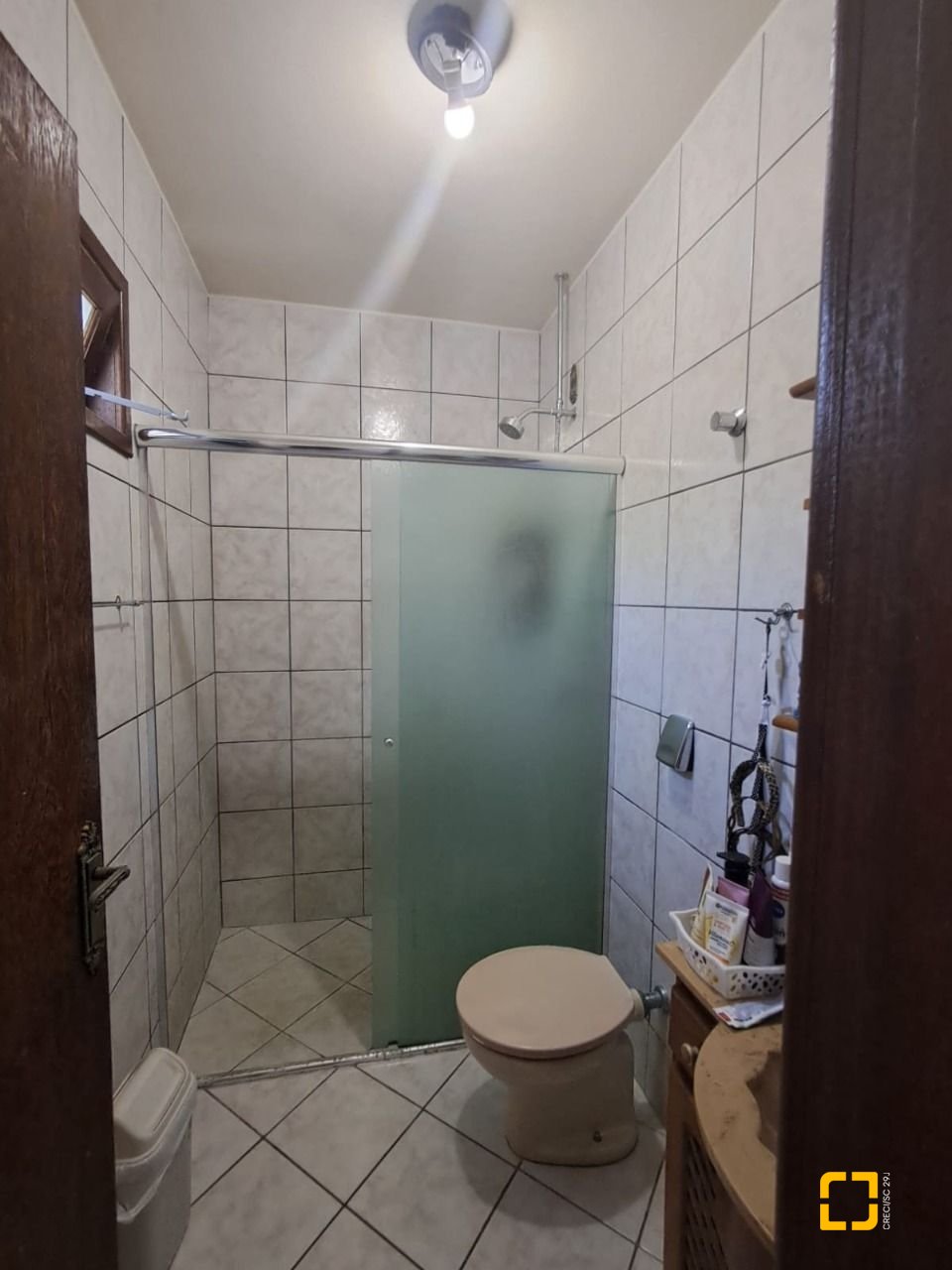 Casa com 195m², 4 quartos (sendo 1 suíte), 2 garagens, no bairro Campeche em Florianópolis