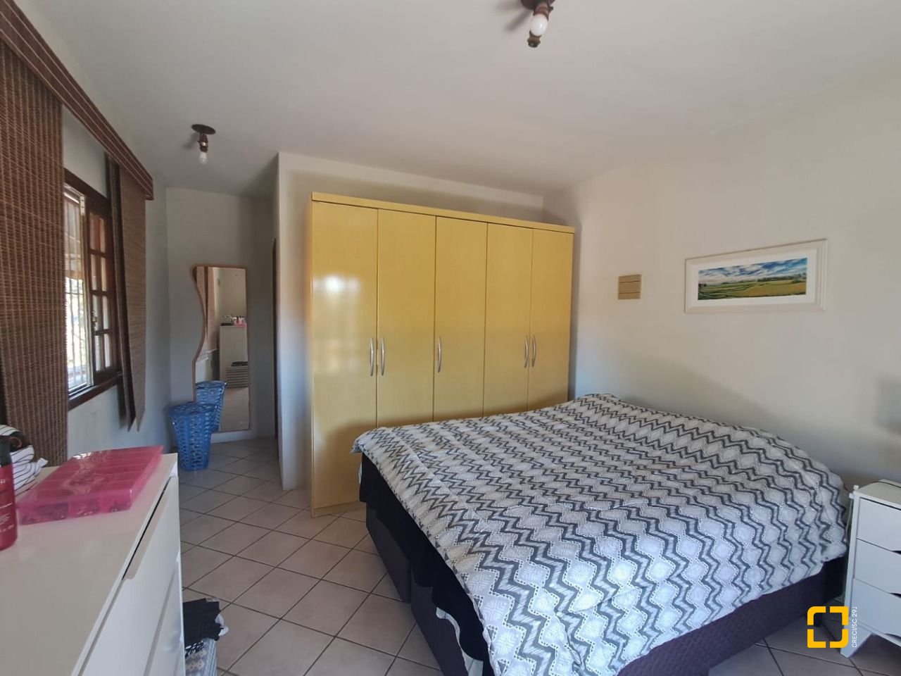 Casa com 195m², 4 quartos (sendo 1 suíte), 2 garagens, no bairro Campeche em Florianópolis