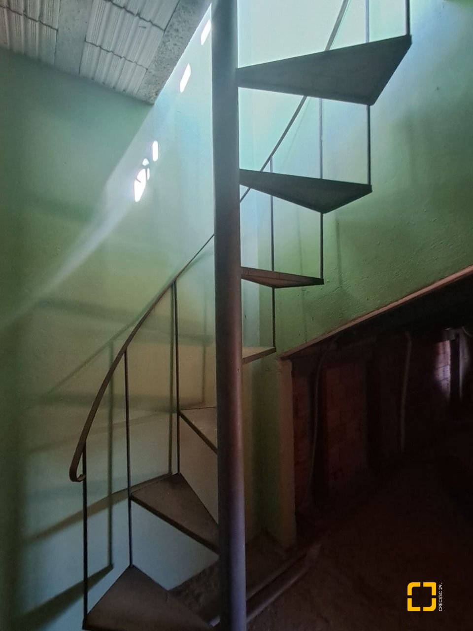Casa com 195m², 4 quartos (sendo 1 suíte), 2 garagens, no bairro Campeche em Florianópolis