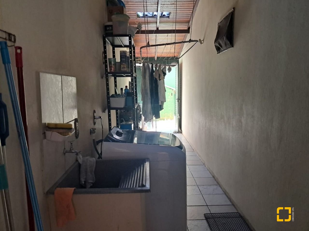 Casa com 195m², 4 quartos (sendo 1 suíte), 2 garagens, no bairro Campeche em Florianópolis