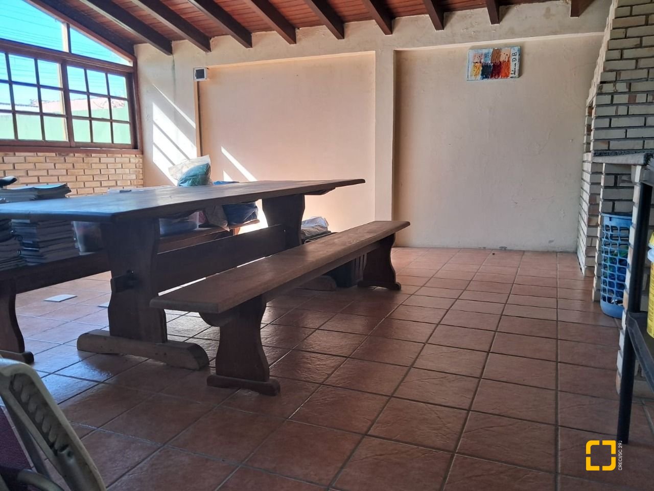Casa com 195m², 4 quartos (sendo 1 suíte), 2 garagens, no bairro Campeche em Florianópolis