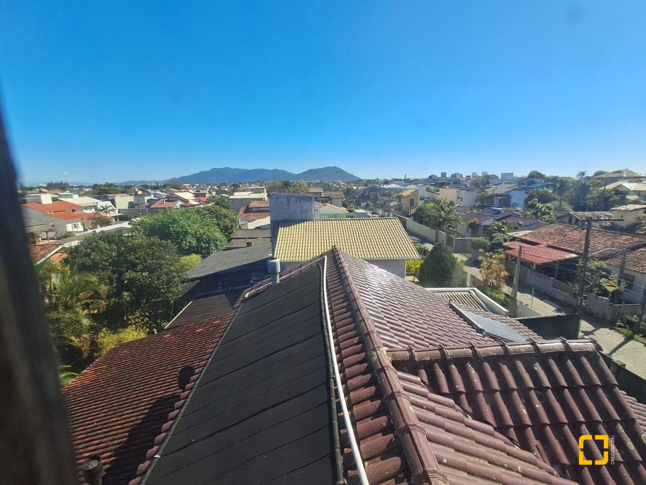 Casa com 195m², 4 quartos (sendo 1 suíte), 2 garagens, no bairro Campeche em Florianópolis