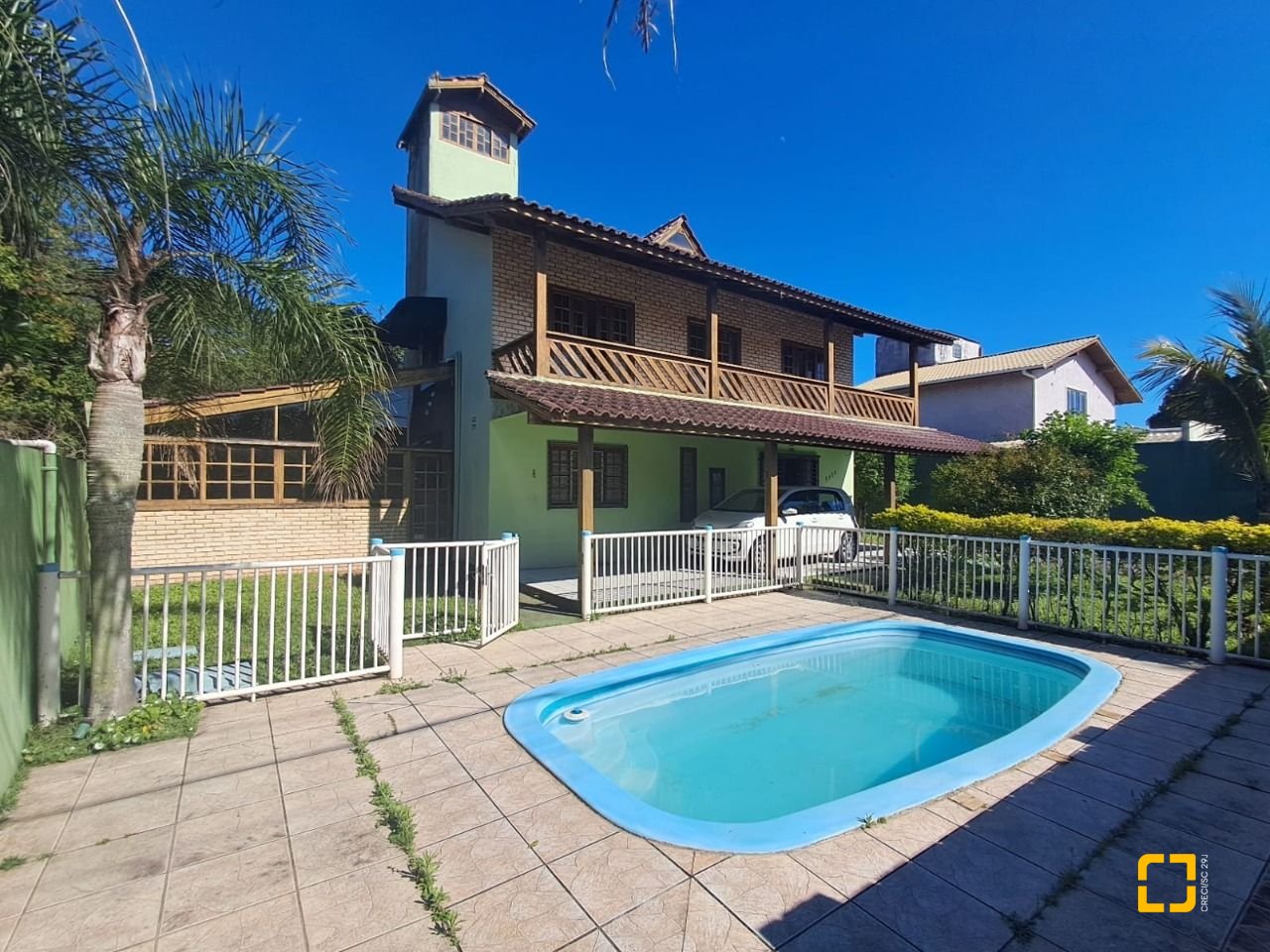 Casa com 195m², 4 quartos (sendo 1 suíte), 2 garagens, no bairro Campeche em Florianópolis