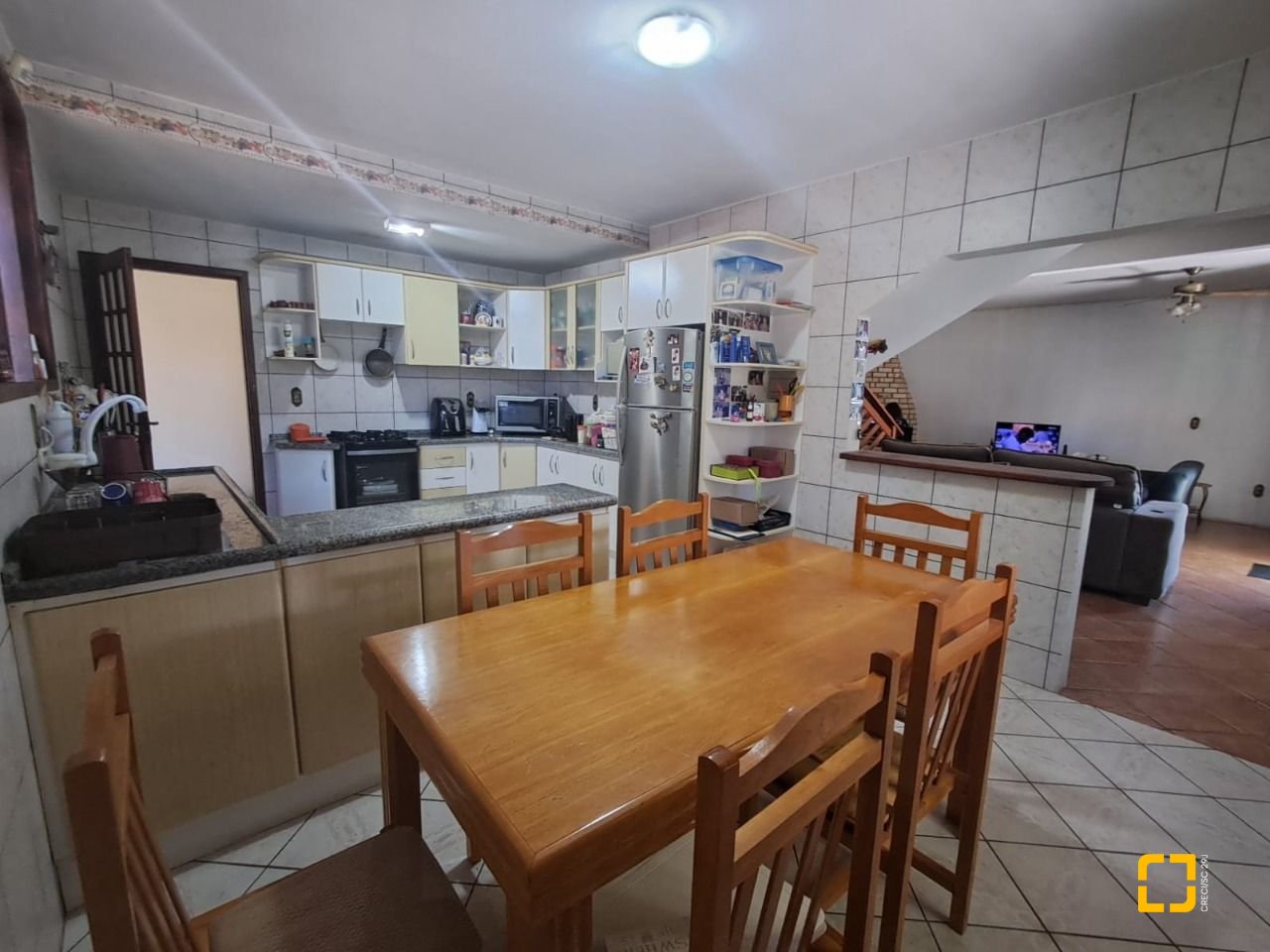 Casa com 195m², 4 quartos (sendo 1 suíte), 2 garagens, no bairro Campeche em Florianópolis