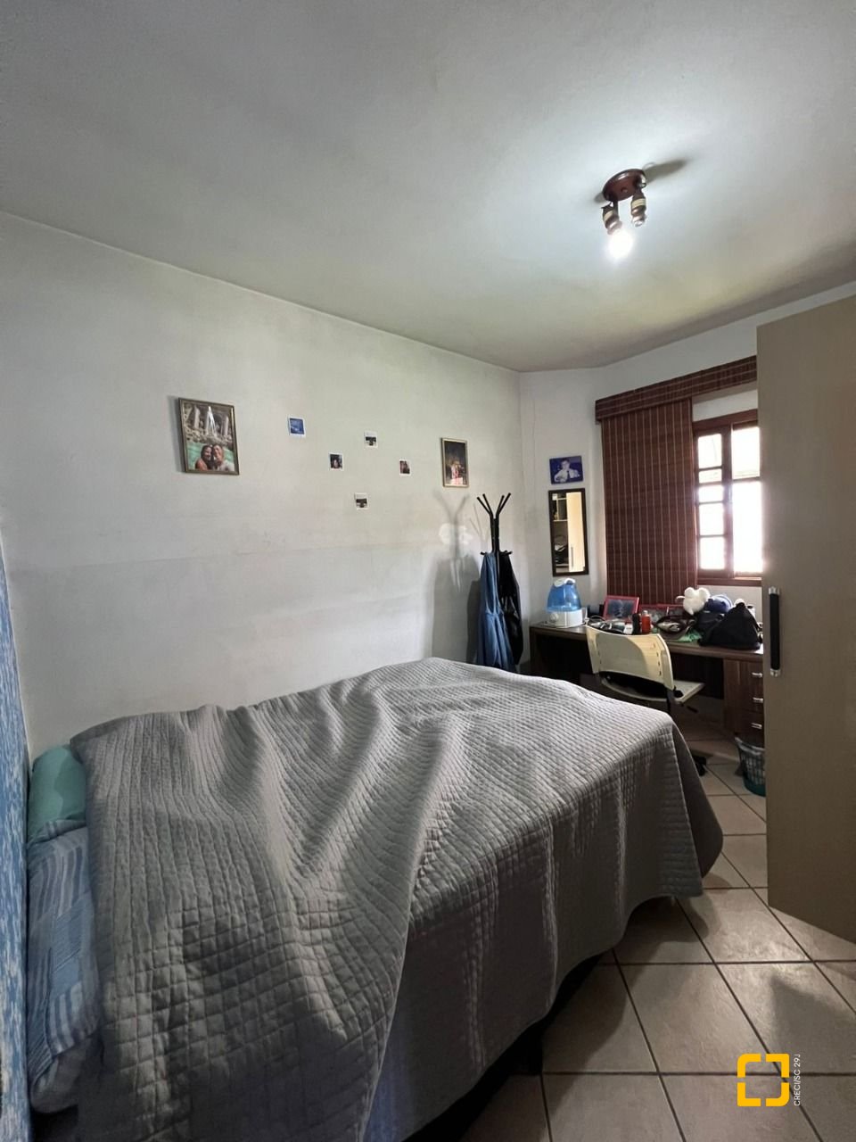 Casa com 195m², 4 quartos (sendo 1 suíte), 2 garagens, no bairro Campeche em Florianópolis