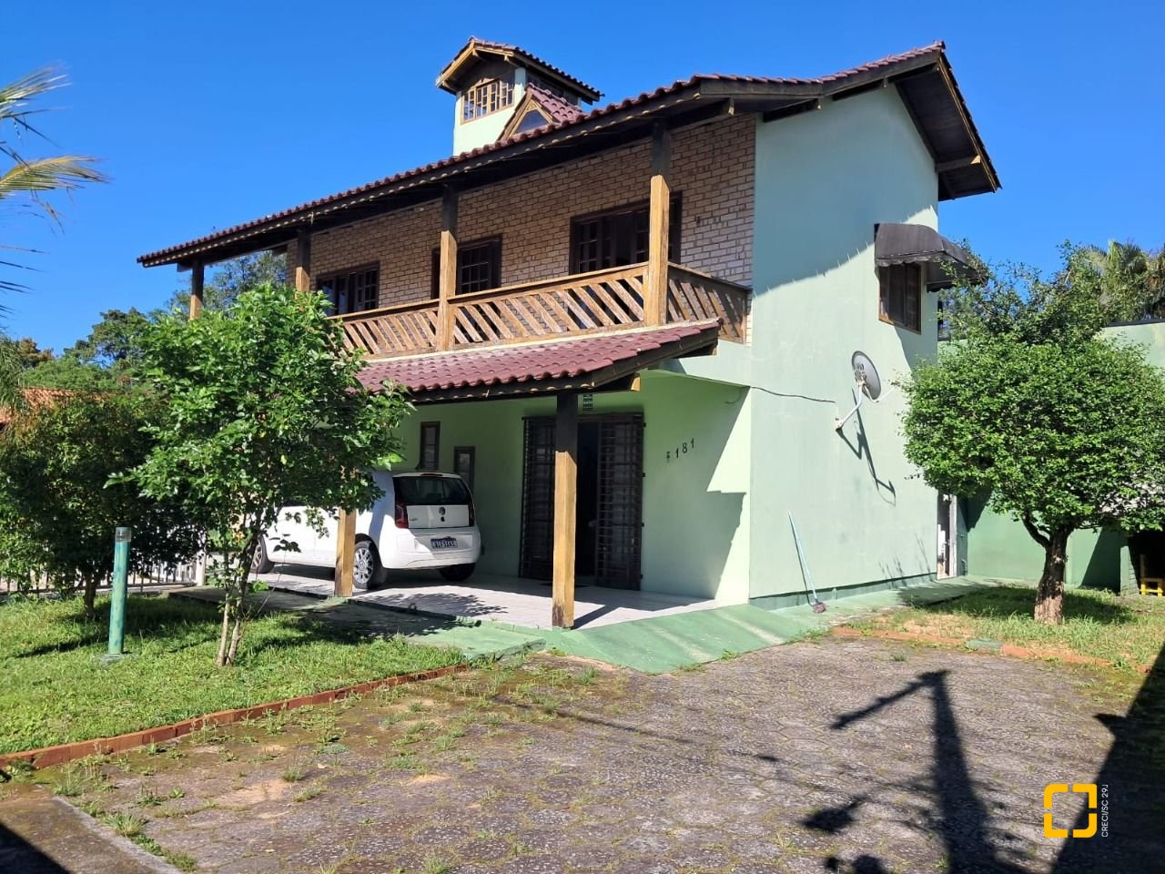 Casa com 195m², 4 quartos (sendo 1 suíte), 2 garagens, no bairro Campeche em Florianópolis
