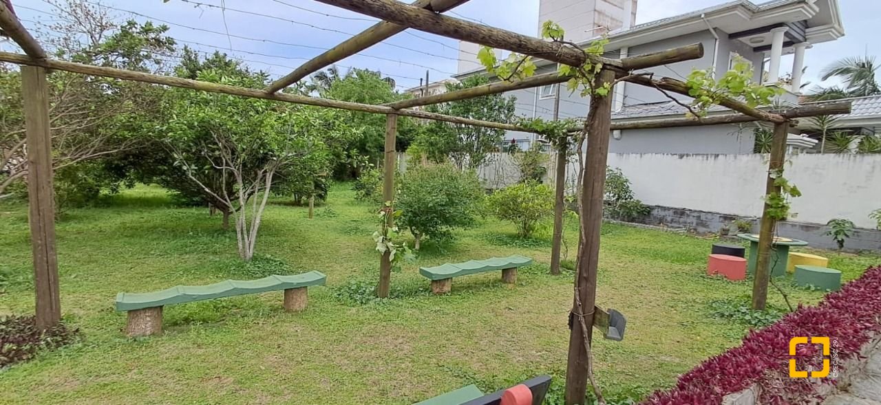 Casa de Condomínio com 200m², 5 quartos (sendo 1 suíte), 3 garagens, no bairro Ingleses em Florianópolis