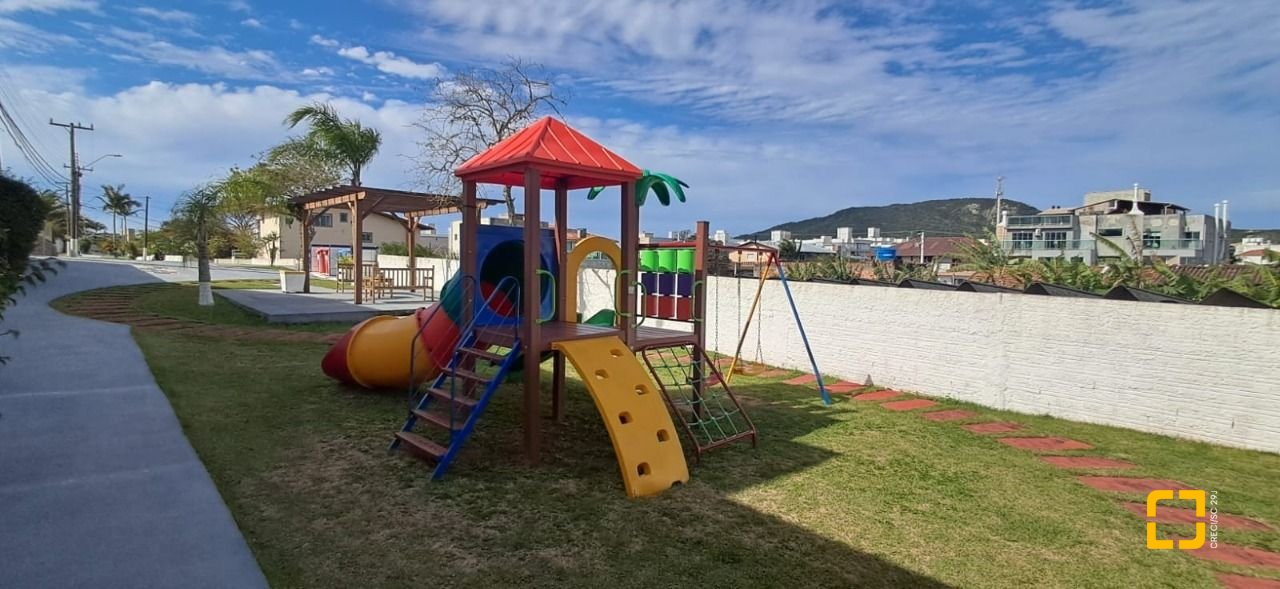 Casa de Condomínio com 200m², 5 quartos (sendo 1 suíte), 3 garagens, no bairro Ingleses em Florianópolis