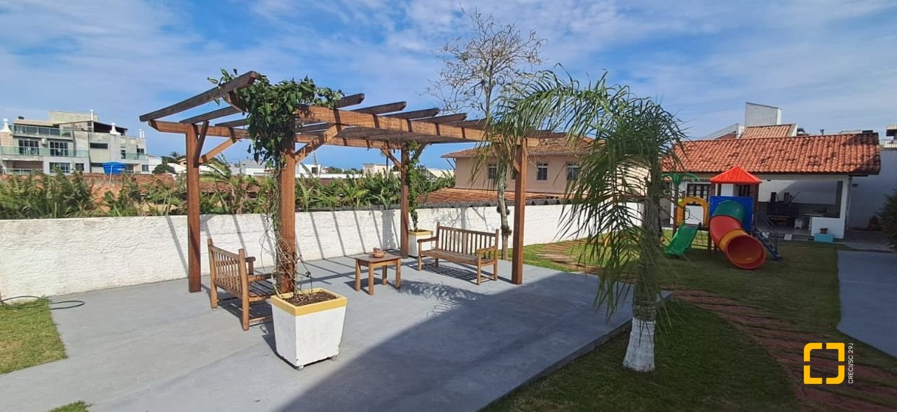 Casa de Condomínio com 200m², 5 quartos (sendo 1 suíte), 3 garagens, no bairro Ingleses em Florianópolis