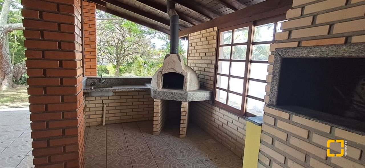 Casa de Condomínio com 200m², 5 quartos (sendo 1 suíte), 3 garagens, no bairro Ingleses em Florianópolis