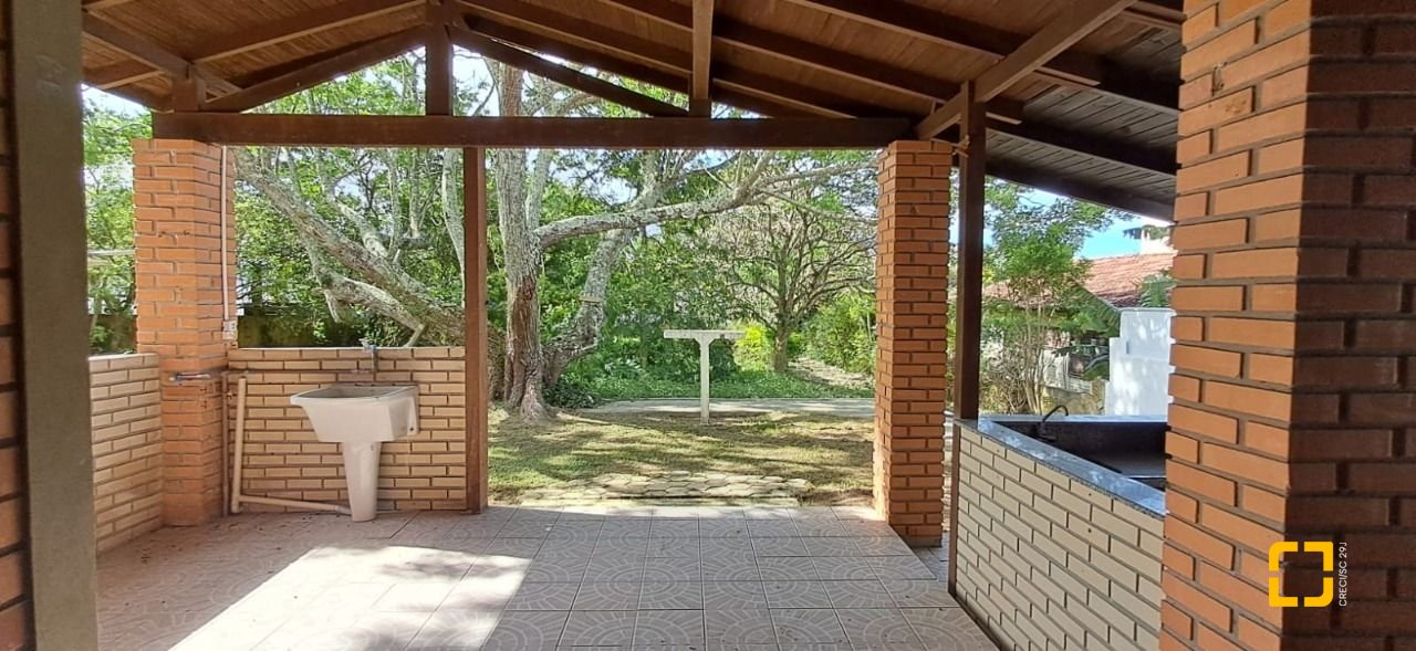 Casa de Condomínio com 200m², 5 quartos (sendo 1 suíte), 3 garagens, no bairro Ingleses em Florianópolis