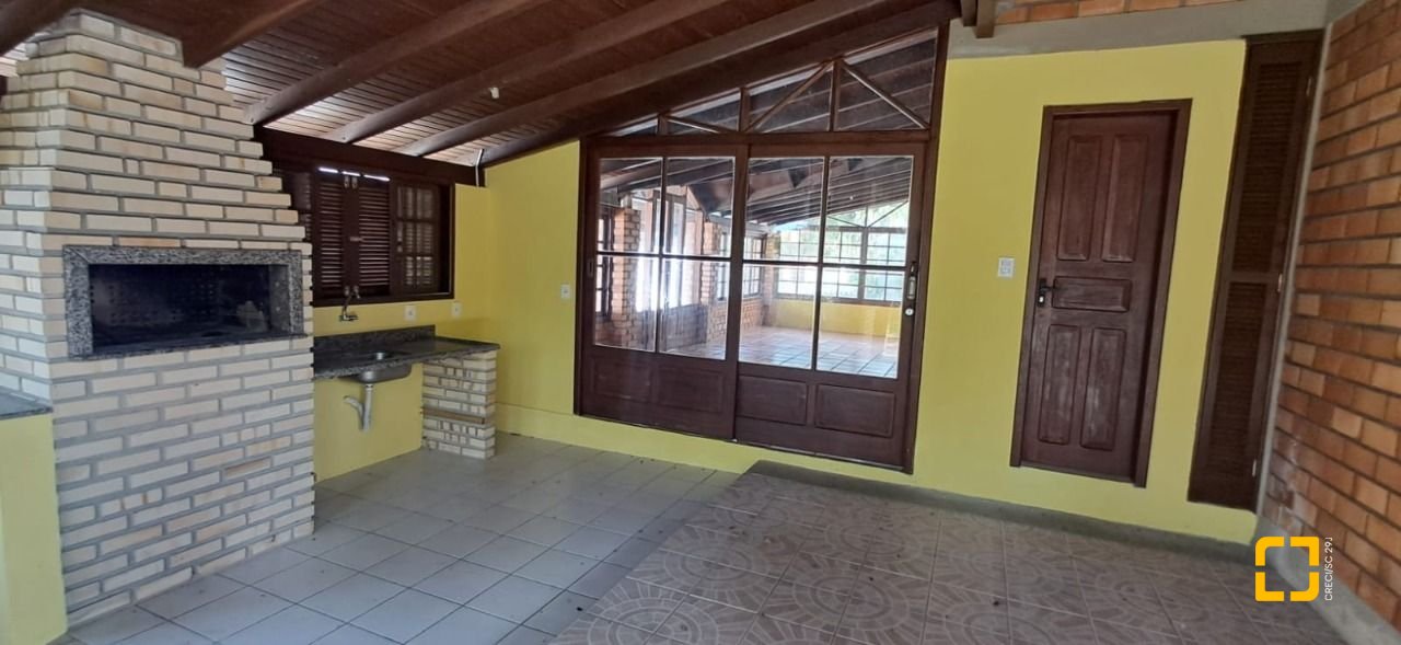Casa de Condomínio com 200m², 5 quartos (sendo 1 suíte), 3 garagens, no bairro Ingleses em Florianópolis