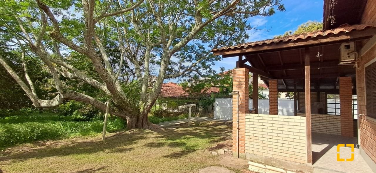 Casa de Condomínio com 200m², 5 quartos (sendo 1 suíte), 3 garagens, no bairro Ingleses em Florianópolis