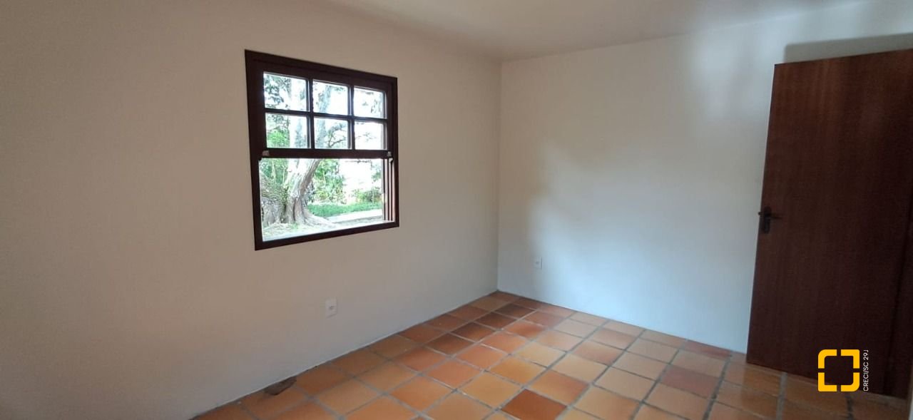 Casa de Condomínio com 200m², 5 quartos (sendo 1 suíte), 3 garagens, no bairro Ingleses em Florianópolis