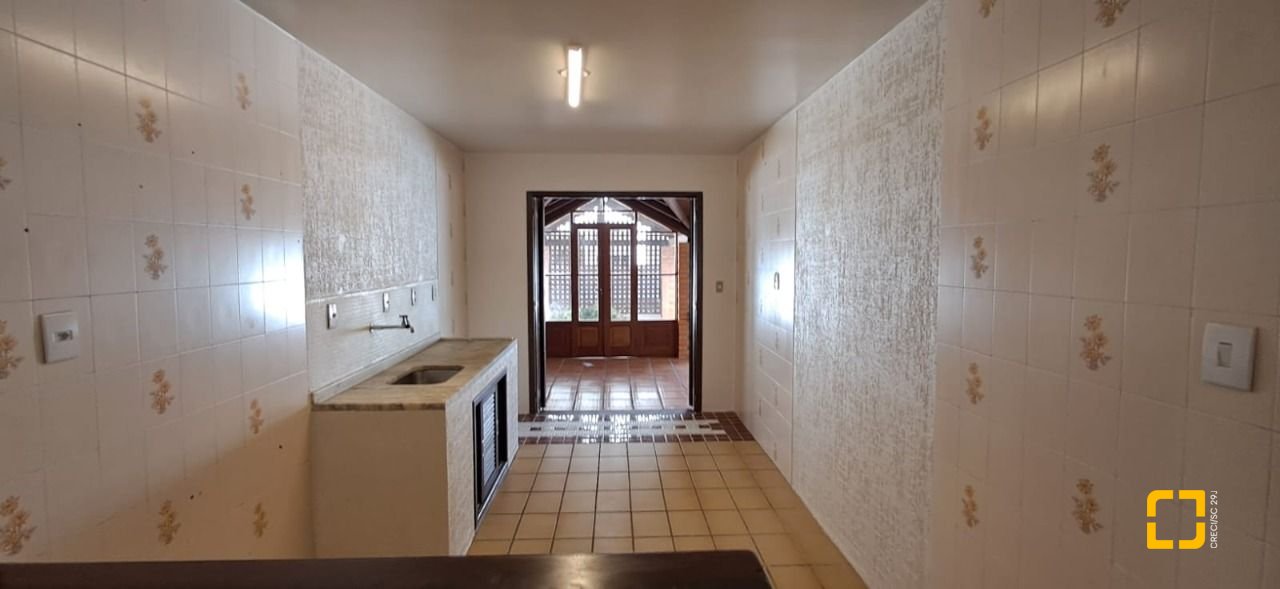 Casa de Condomínio com 200m², 5 quartos (sendo 1 suíte), 3 garagens, no bairro Ingleses em Florianópolis